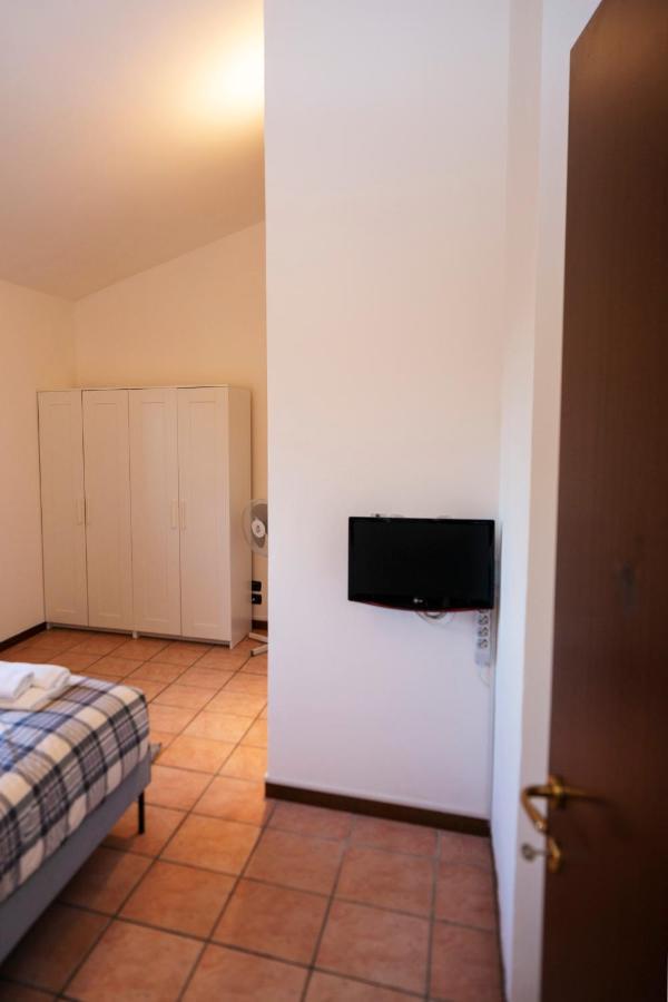 Residence San Raffaele 1 米兰 外观 照片